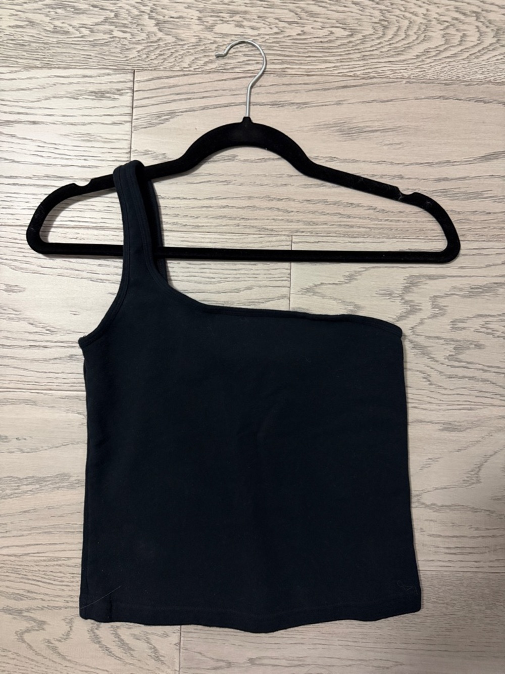 TNA Black One-Shoulder Tank Top